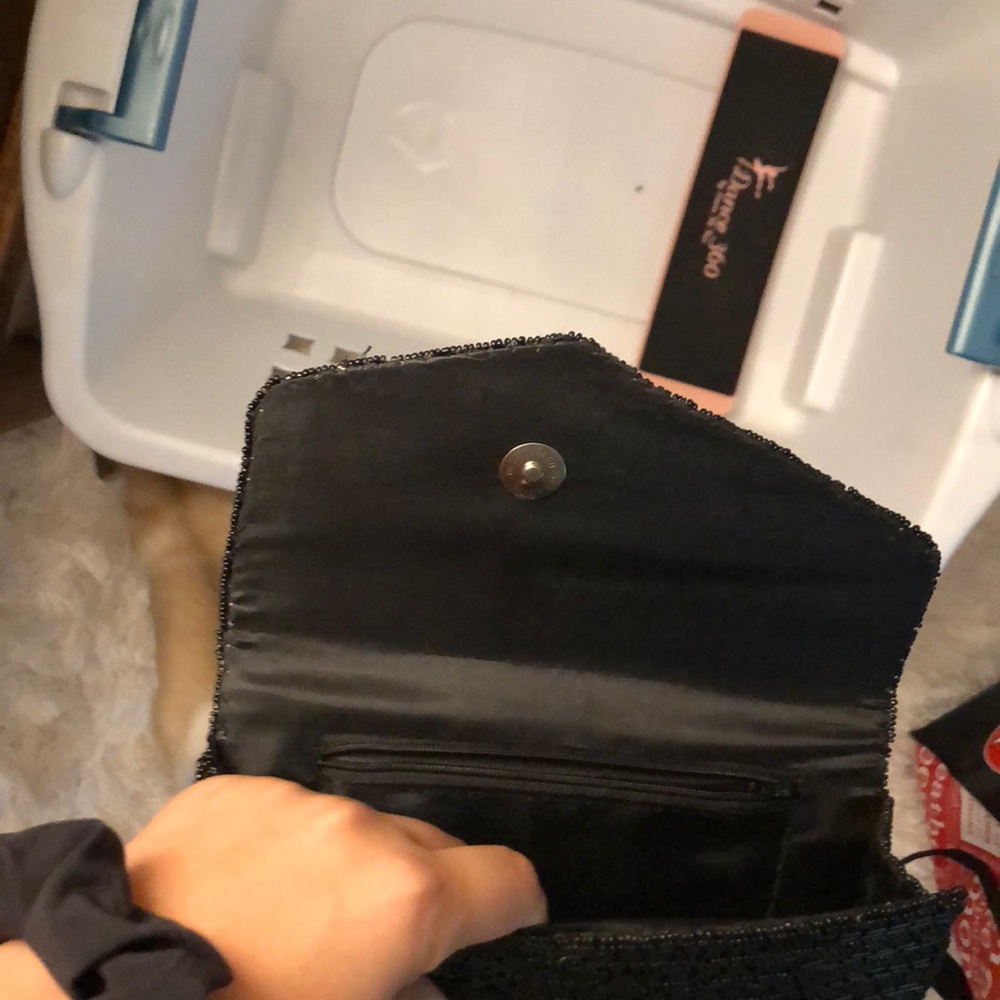 Beaded envelope clutch! - Picture 6 of 8